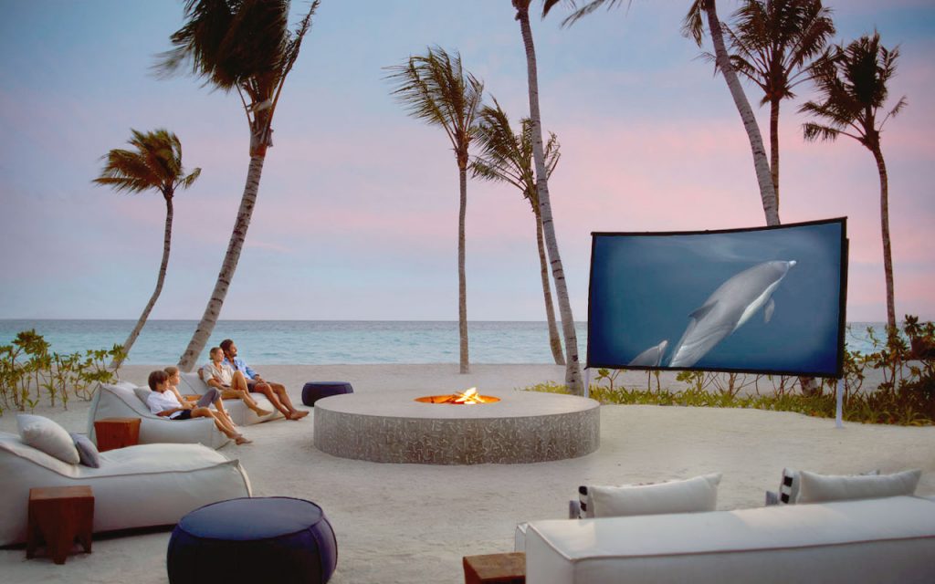 The Ritz-Carlton Maldives, Fari Islands outdoor cinema